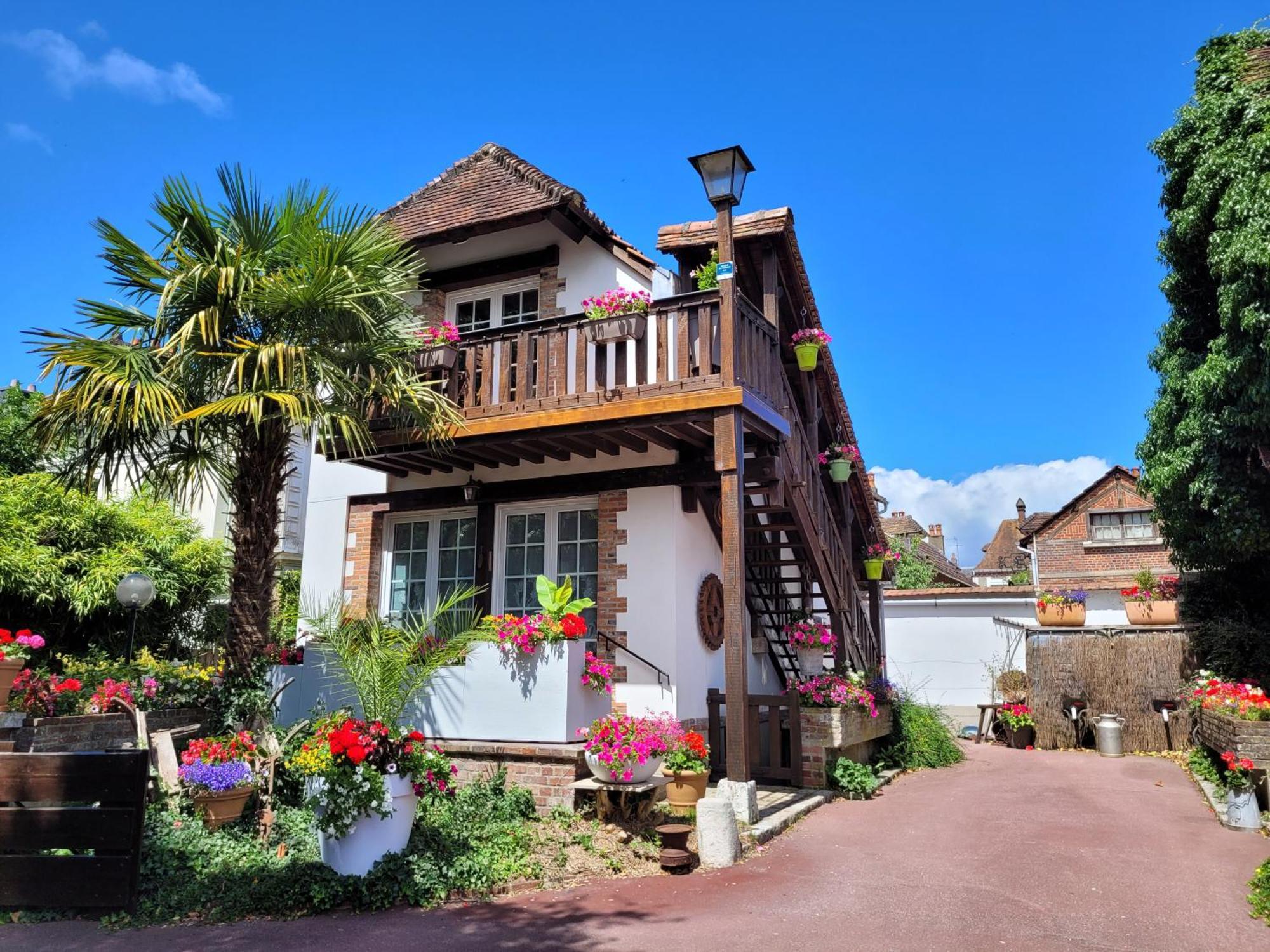 Gite Le Balcon Flaubert Forges-les-Eaux Esterno foto